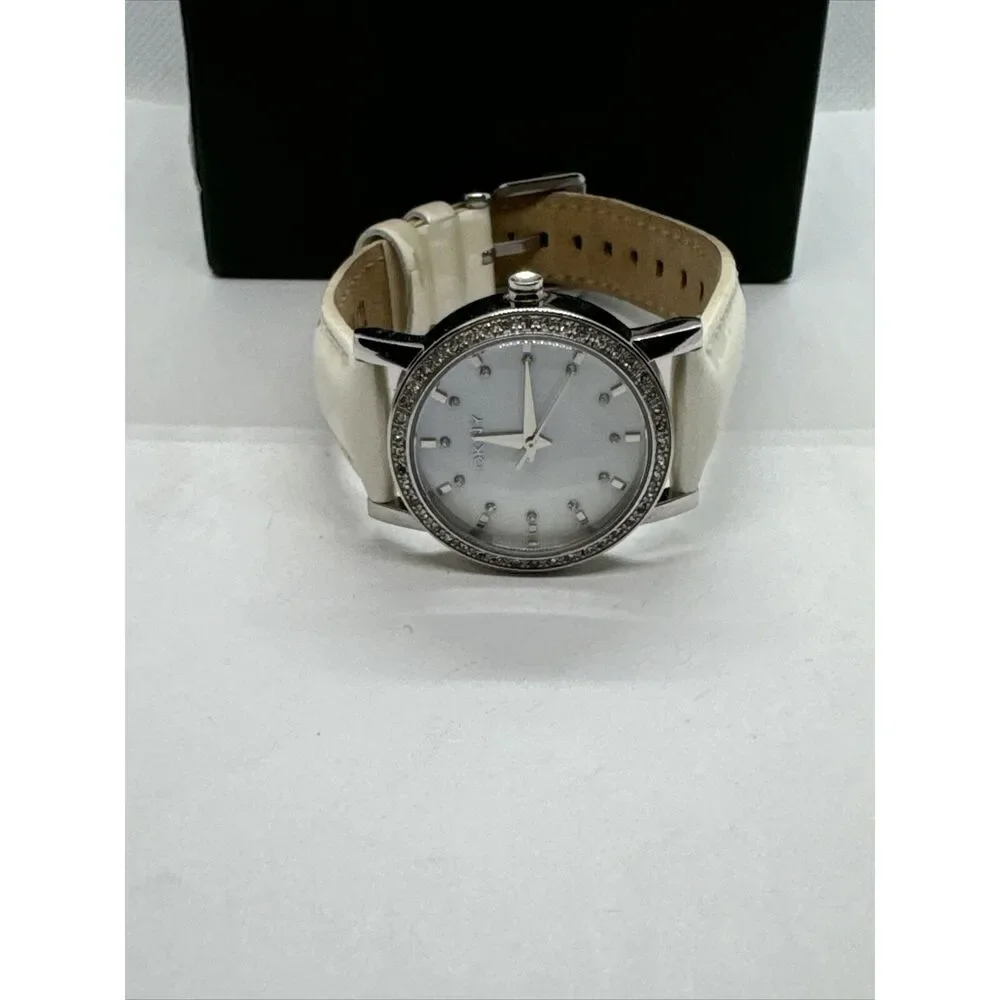 DNKY NY-8015 Women's White Leather Analog Dial Quartz Genuine Wrist Watch JNA175
